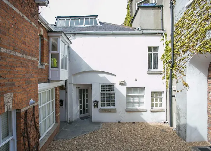 Ballsbridge Apartament *